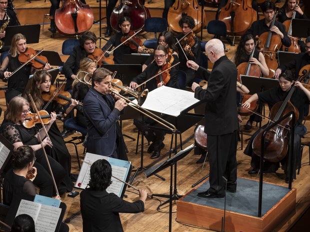 The Lucerne Festival Contemporary Orchestra (LFCO) performs with conductor Sir George Benjamin and soloist Jörgen van Rijen