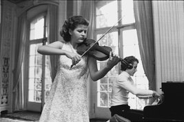 Anne-Sophie Mutter debutiert in Luzern (1976, mit ihrem Bruder Christoph am Klavier) © Georg Anderhub/Lucerne Festival
