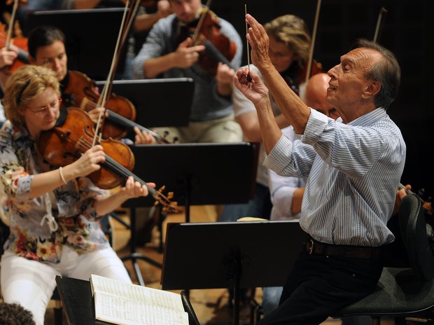 Claudio Abbado bei einer Probe mit dem Lucerne Festival Orchestra, 2008