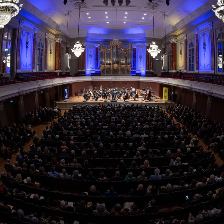 Das Lucerne Festival Contemporary Orchestra (LFCO) spielt im Musiksaal des Stadtcasino Basel © Zlatko Mićić / Mizmorim Kammermusik Festival