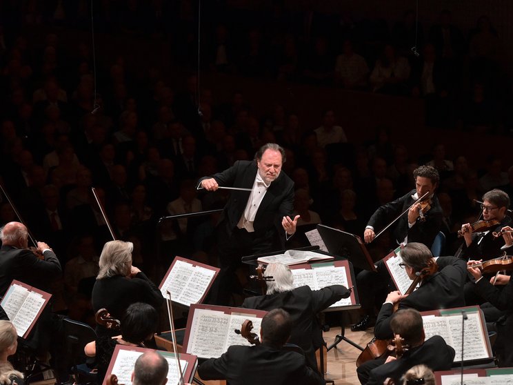 Riccardo Chailly dirigiert das Lucerne Festival Orchestra, 2017 © Peter Fischli / Lucerne Festival