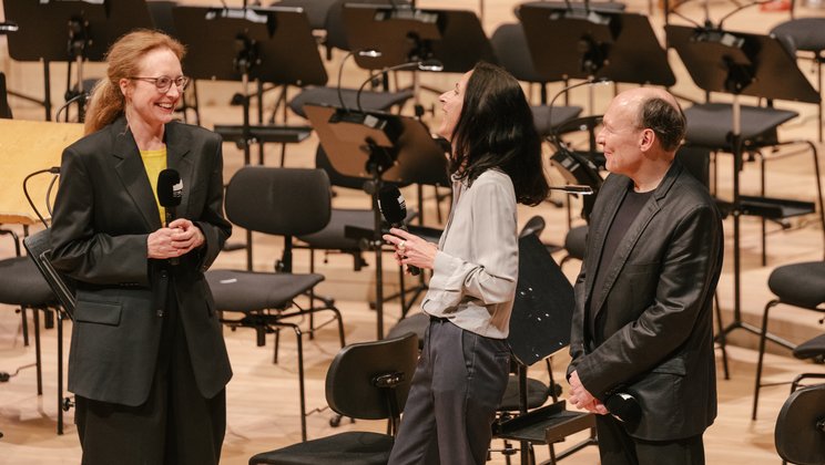 Short intermission with Rebecca Saunders, Barbara Lebitsch, and Dieter Ammann © Daniel Dittus / Elbphilharmonie Hamburg