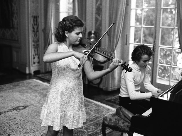 Anne-Sophie Mutter together with her brother Christian at her Lucerne debut 1976