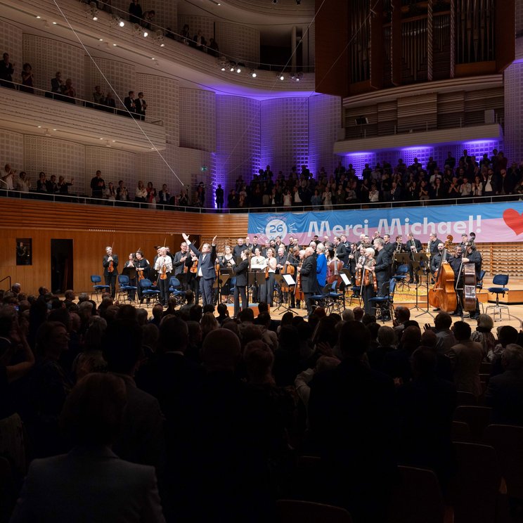 Final applause for Michael Haefliger, the Lucerne Festival Orchestra, and Johanna Malangré © Manuela Jans / Lucerne Festival