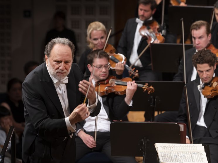 Riccardo Chailly dirigiert das Lucerne Festival Orchestra, 2022 © Priska Ketterer / Lucerne Festival