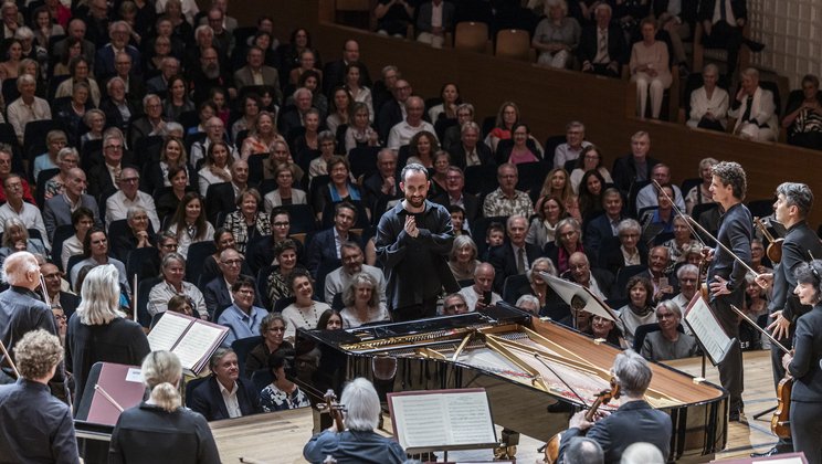 Igor Levit performs with the Lucerne Festival Orchestra © Patrick Hürlimann / Lucerne Festival