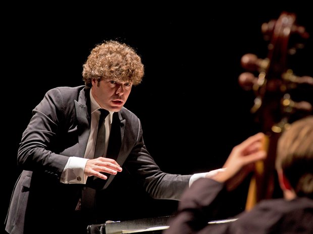 Pablo Heras-Casado conducts an ensemble of the Lucerne Festival Academy in 2012