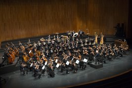 West-Eastern Divan Orchestra with conductor Daniel Barenboim © Monika Rittershaus
