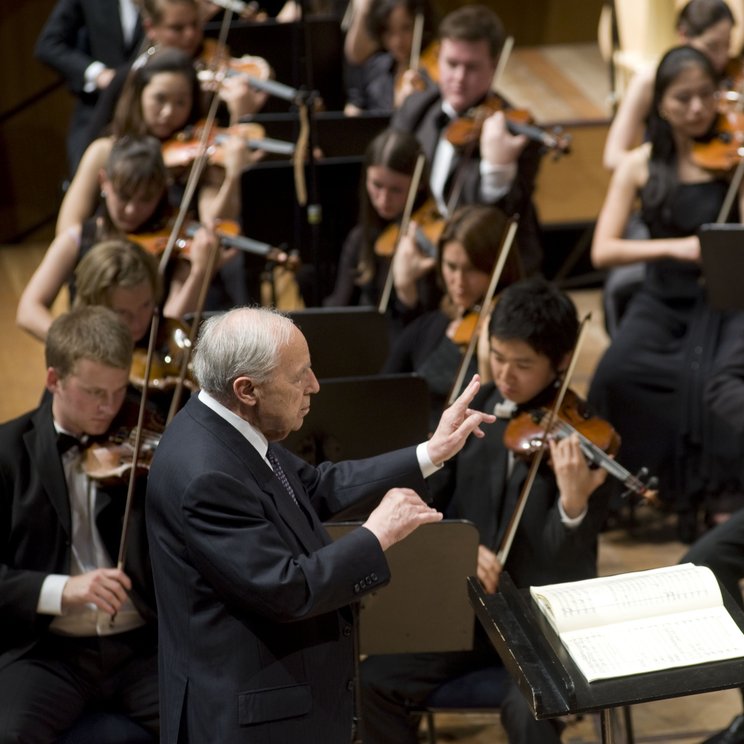 2010: Boulez dirigiert das Orchester der Lucerne Festival Academy © Priska Ketterer / Lucerne Festival