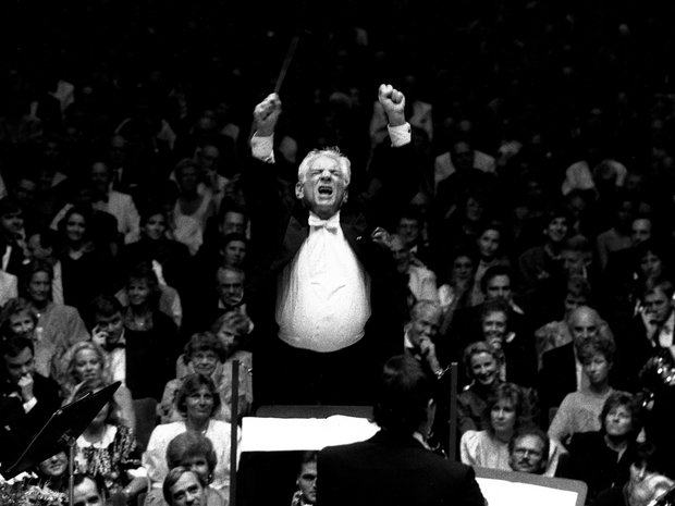 Leonard Bernstein dirigiert die Wiener Philharmoniker (1988) © Archives Lucerne Festival
