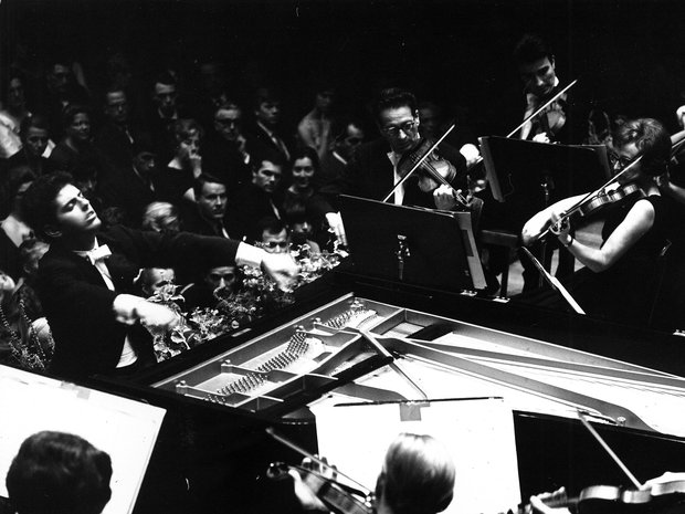 Daniel Barenboim debutiert mit dem English Chamber Orchestra in Luzern (1966) © Paul Weber/Archiv Lucerne Festival