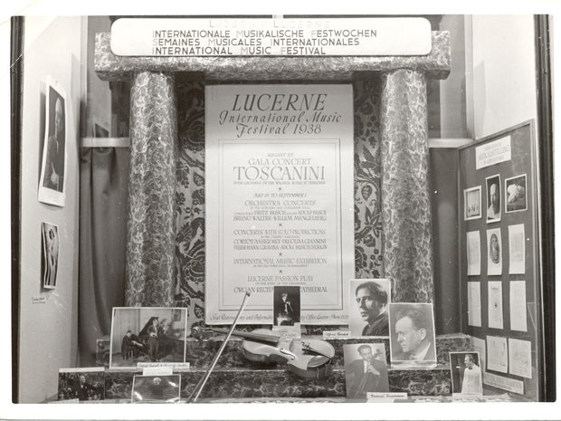 Schaufensterdekoration für den ersten Festspielsommer (1938) © Archiv Lucerne Festival