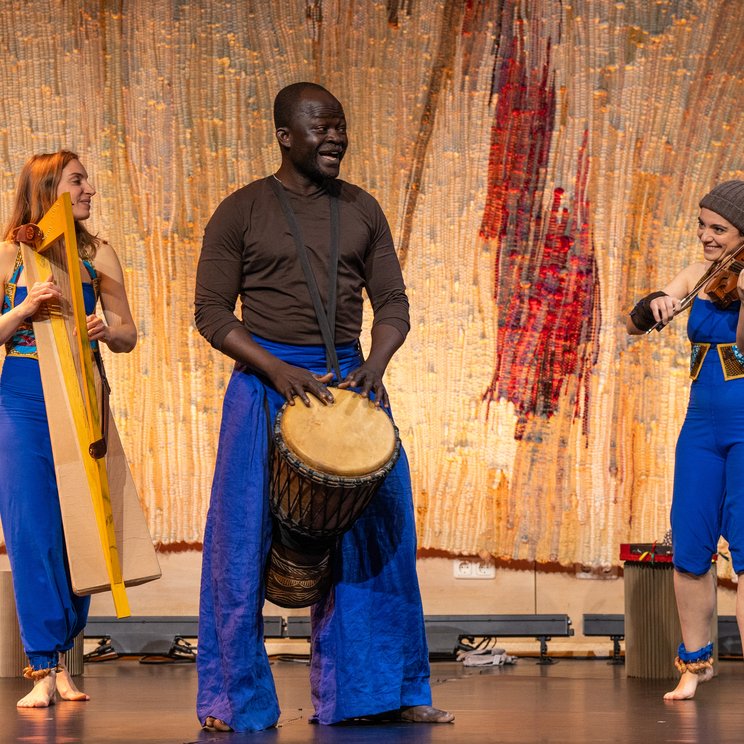 Szene aus «BarkaBach» © Oliver Erenyi