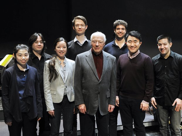 Bernard Haitink mit den Teilnehmenden seines Dirigier-Meisterkurses