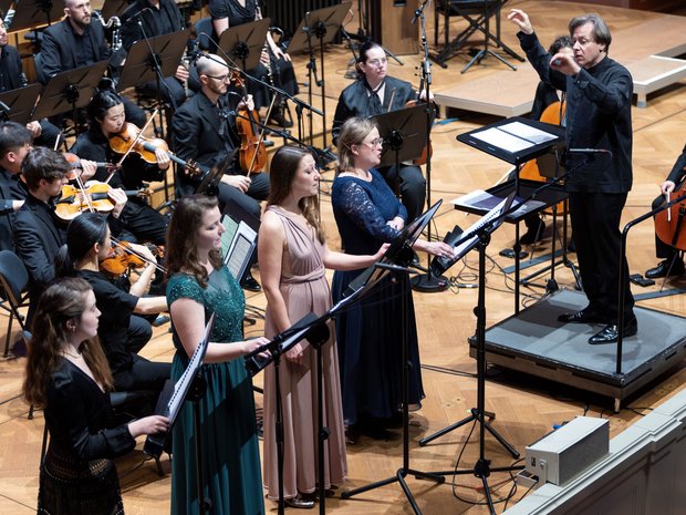 Annelise Ellars, Veronika Mair, Nadine Nenning und Barbara Schingnitz von den Basler Madrigalisten