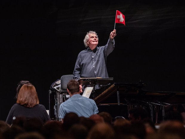 Sir Simon Rattle at the 40min on Karlheinz Stockhausen's "Gruppen", 2018