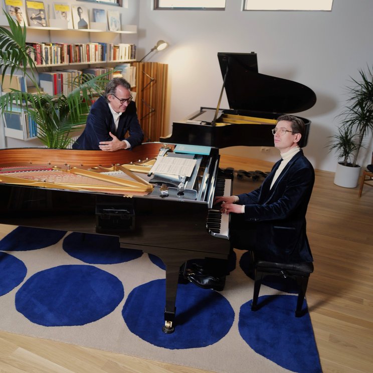 Sebastian Nordmann besucht Víkingur Ólafsson in dessen Studio in Island © Erlendur Sveinsson