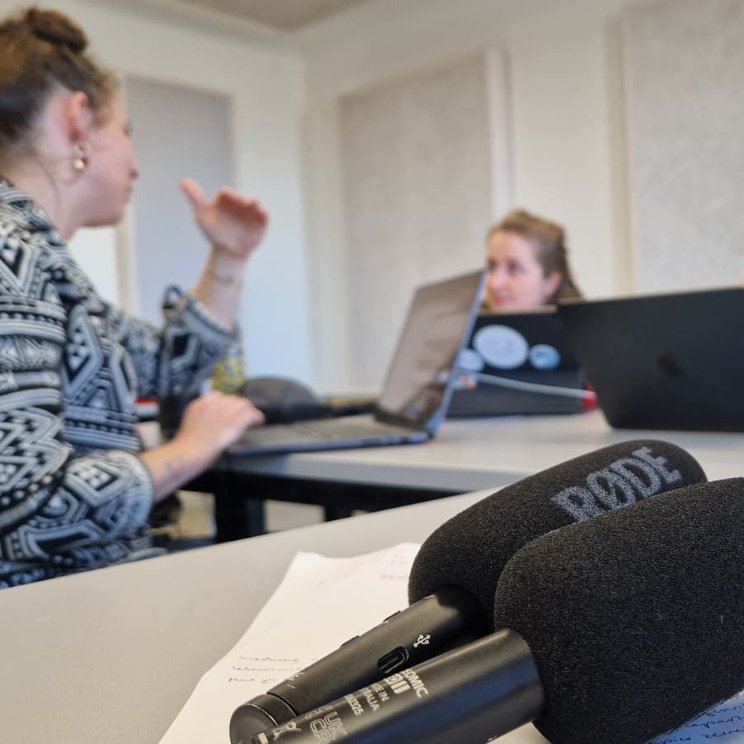 Diskussion und Podcast-Produktion an der HSLU