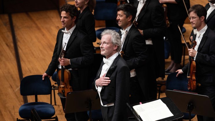 Franz Welser-Möst mit dem Lucerne Festival Orchestra © Manuela Jans/Lucerne Festival