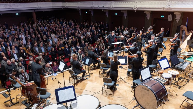 Das Publikum erhebt sich, als die «Hativka» erklingt © Zlatko Mićić / Mizmorim Kammermusik Festival