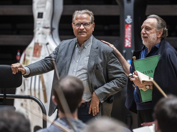 Michael Haefliger begrüsst das Lucerne Festival Orchestra und Riccardo Chailly