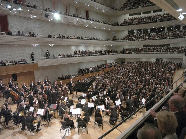 Alfred Brendel und das Lucerne Festival Orchestra im KKL Luzern, 2005 © Priska Ketterer / Lucerne Festival