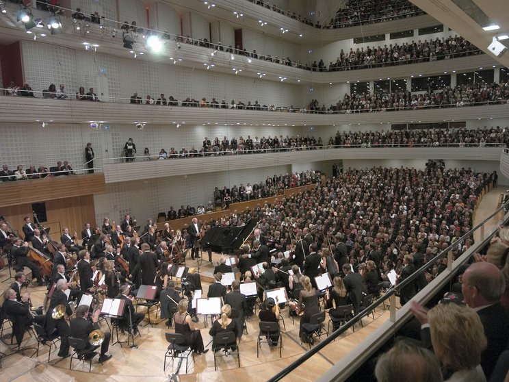 Alfred Brendel and the Lucerne Festival Orchestra at KKL Lucerne, 2005 © Priska Ketterer / Lucerne Festival