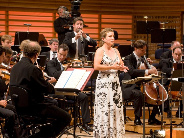 Christina Schäfer als Solistin mit dem Lucerne Festival Orchestra, 2011 © Priska Ketterer / Lucerne Festival