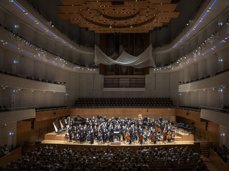 Der Komponist Beat Furrer und das Lucerne Festival Contemporary Orchestra (LFCO) bringen unter seiner Leitung das neue Werk “Lichtung” zur Uraufführung. © Patrick Hürlimann/Lucerne Festival