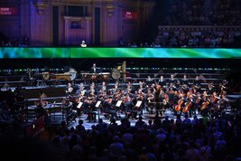 Ukrainian Freedom Orchestra with conductor Keri-Lynn Wilson © Mark Allan