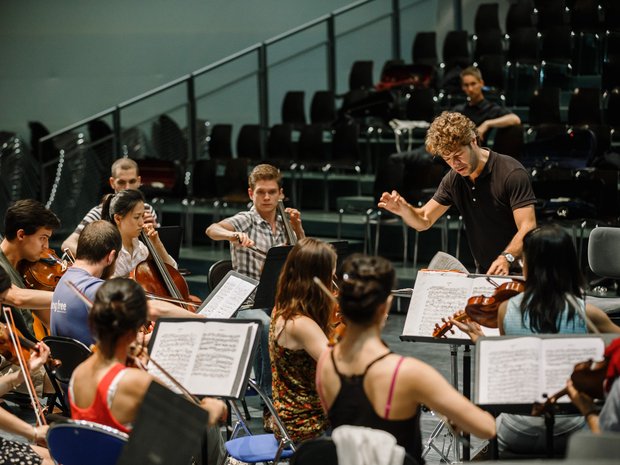 Pablo Heras-Casado rehearses with the Lucerne Festival Academy in 2013