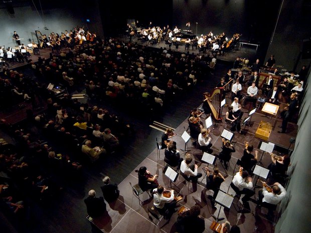 Pablo Heras-Casado, Lin Liao, and Kevin John Edusei conduct Stockhausen's "Gruppen" in 2007