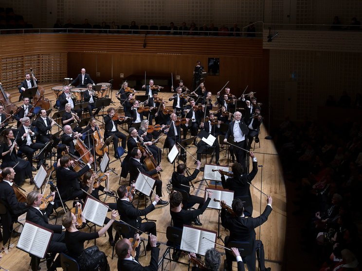 Iván Fischer conducts the Lucerne Festival Orchestra, 2023 © Peter Fischli / Lucerne Festival