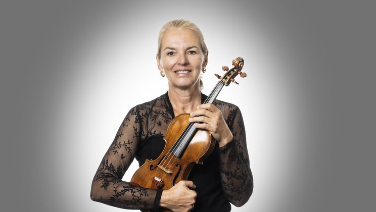 Julia Becker
