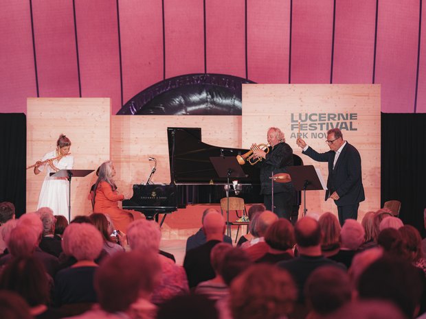 "Souvenir de Rigi" with Michael Haefliger as the cowbell soloist
