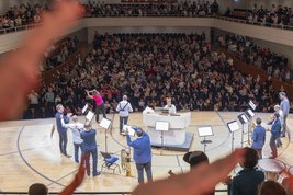 Schulkonzert mit Musiker*innen der Berliner Philharmoniker, moderiert von Sarah Willis © Andreas Becker/Lucerne Festival