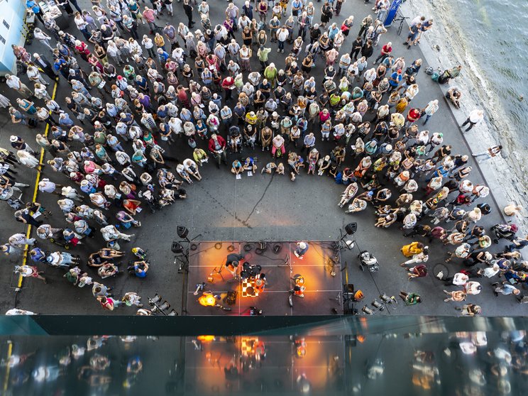 Open Air-Konzert vor dem KKL Luzern