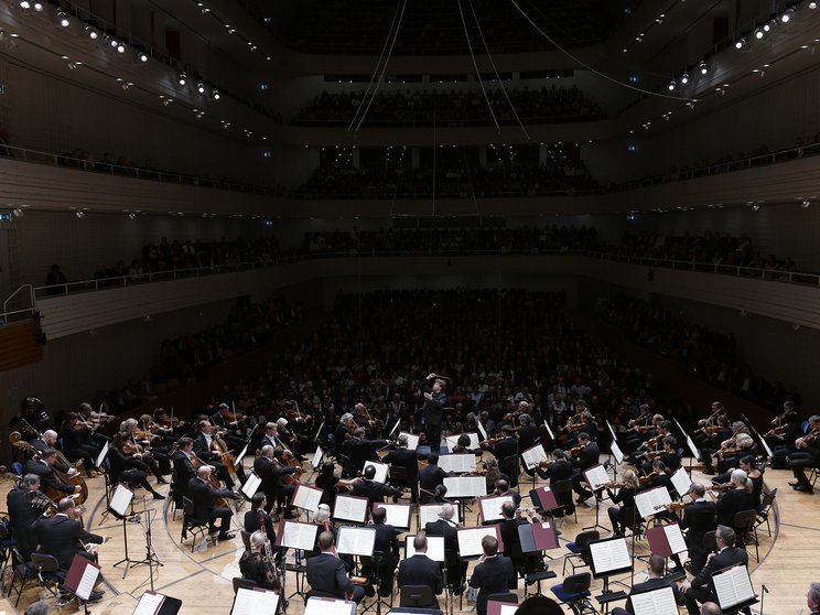 Jakub Hrůša dirigiert das Lucerne Festival Orchestra, 2022 © Peter Fischli / Lucerne Festival