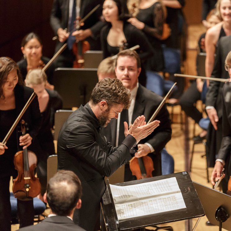 Applaus für Pablo Heras-Casado nach seinem Dirigat des Lucerne Festival Academy Orchestra, 2015 © Stefan Deuber / Lucerne Festival