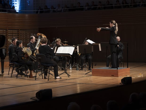 Johanna Malangré conducts the Lucerne Festival Contemporary Orchestra (LFCO)