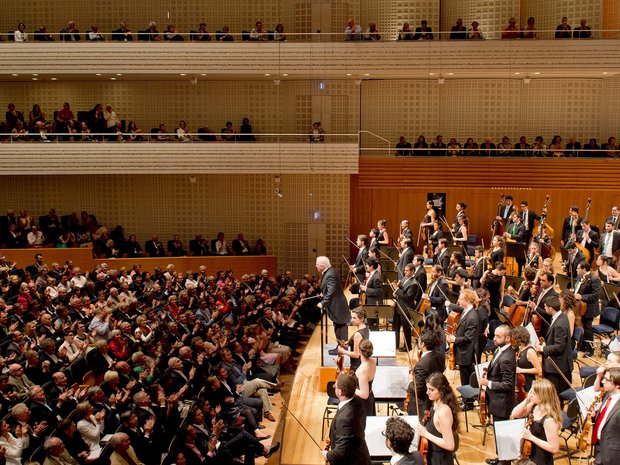 Applause for Daniel Barenboim and the West-Eastern Divan Orchestra, 2014