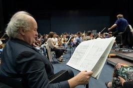 Wolfgang Rihm at a rehearsal of the Lucerne Festival Academy Alumni with Riccardo Chailly 2019 © Priska Ketterer/Lucerne Festival