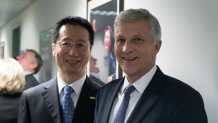 Huo Lianming (General Manager of FESCO Group), Dr. Rolf Dörig (Chairman of The Adecco Group) © Oliver Becker / Lucerne Festival