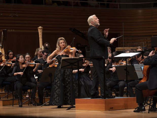 World premiere of Thomas Adès' "Air" with the composer conducint the Lucerne Festival Contemporary Orchestra (LFCO) and Anne-Sophie Mutter, 2022