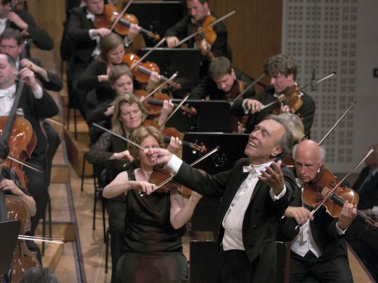 Claudio Abbado conducts the Lucerne Festival Orchestra, 2005