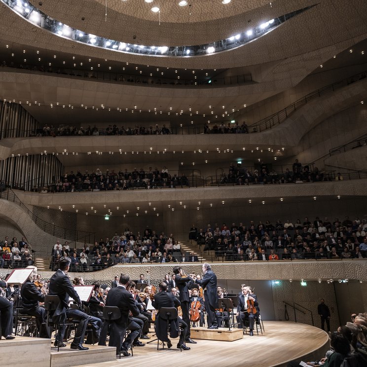 Das Lucerne Festival Orchestra spielt in der Elbphilharmonie Hamburg © Patrick Hürlimann / Lucerne Festival