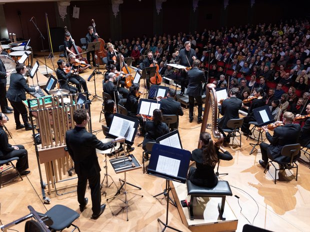 Tito Ceccherini conducts the Lucerne Festival Contemporary Orchestra (LFCO)