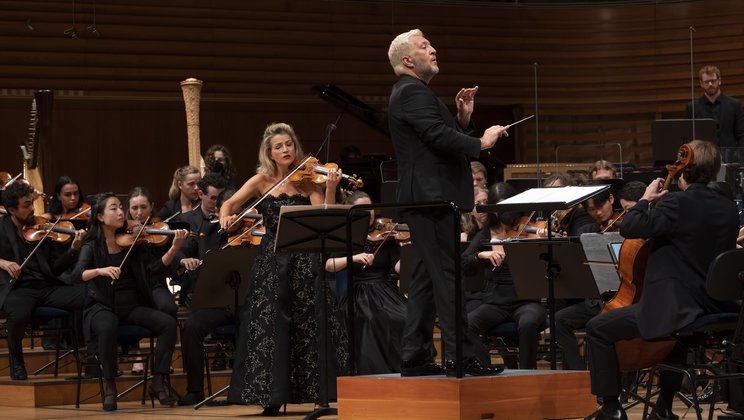 Anne-Sophie Mutter und Lucerne Festival Contemporary Orchestra bringen Thomas Adès' «Air» unter der Leitung des Komponisten zur Uraufführung © Priska Ketterer/Lucerne Festival