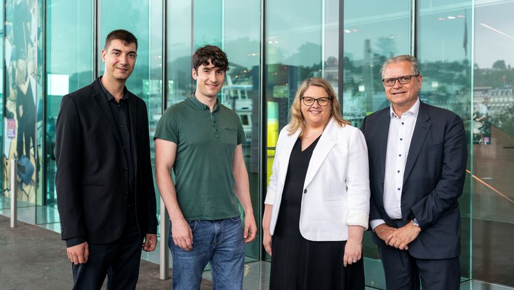 Guillem Palomar, Jakob Raab, Teresa Graham (CEO Roche Pharmaceuticals), Michael Haefliger (Director Lucerne Festival) © Nik Hunger