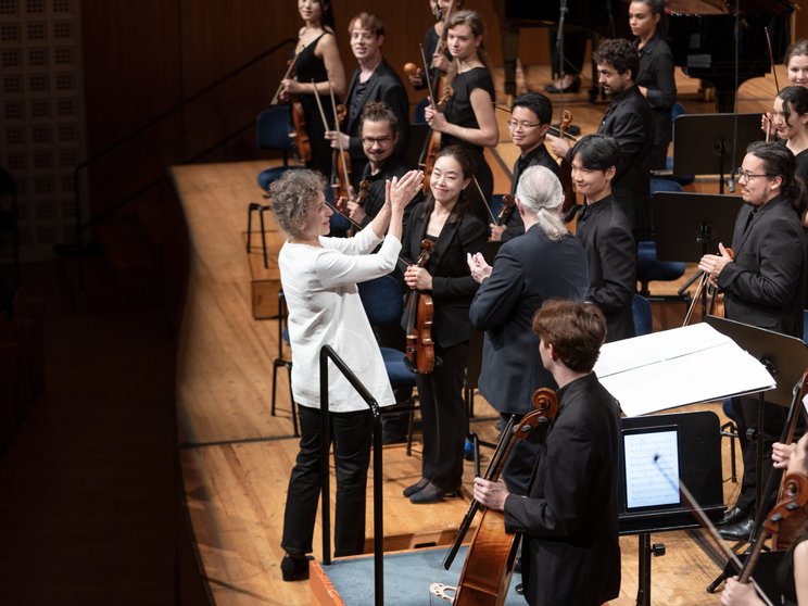 Bettina Skrzypczak und das Lucerne Festival Contemporary Orchestra, 2022 © Manuela Jans / Lucerne Festival